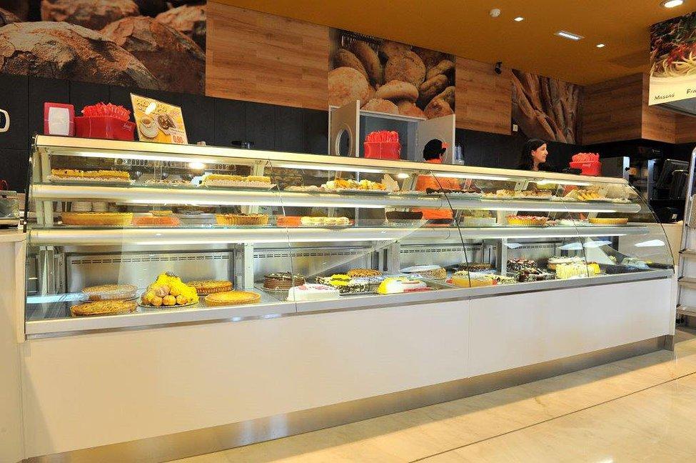 Vitrines padaria / pastelaria com vidros de elevação